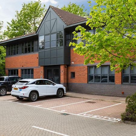 Homely - Watford Premier Apartments Esterno foto