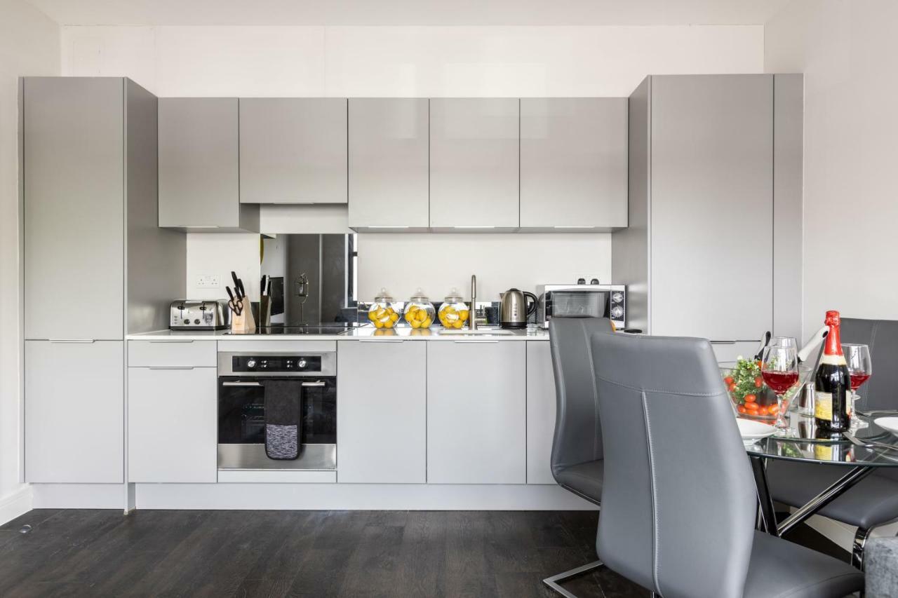 Homely - Watford Premier Apartments Esterno foto